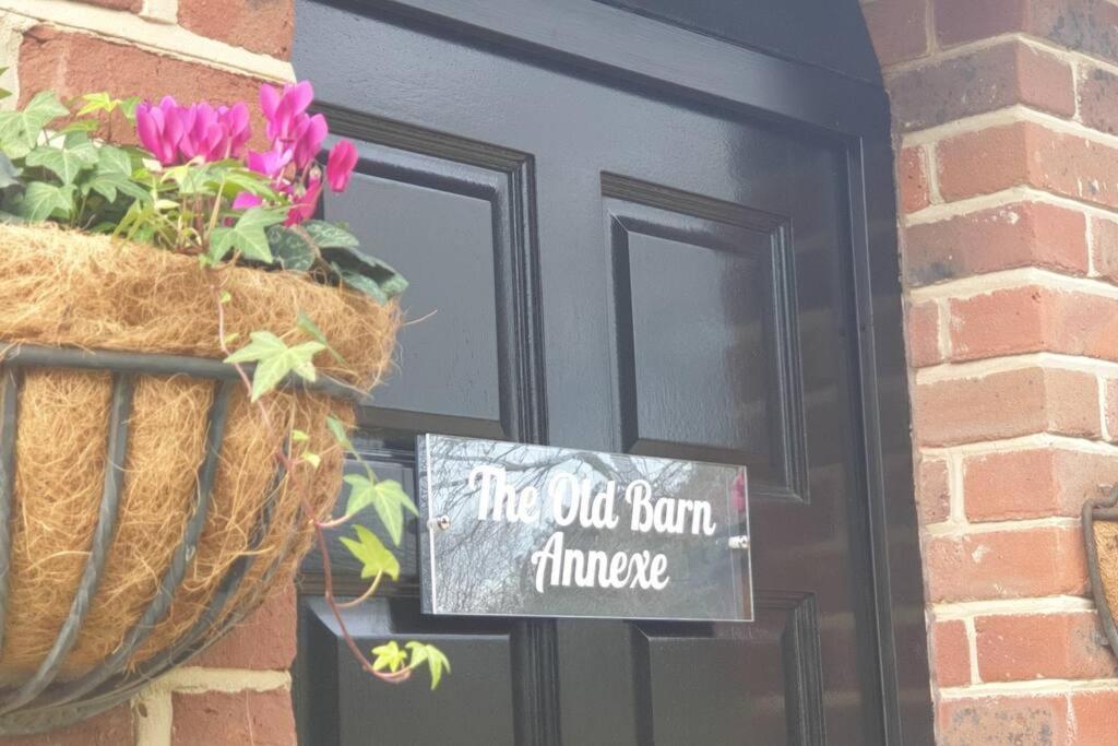 The Old Barn Annexe, Cosy Stay, Close Drive To City, Beach, South Downs & Goodwood Чічестер Екстер'єр фото