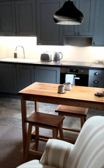 The Old Barn Annexe, Cosy Stay, Close Drive To City, Beach, South Downs & Goodwood Чічестер Екстер'єр фото